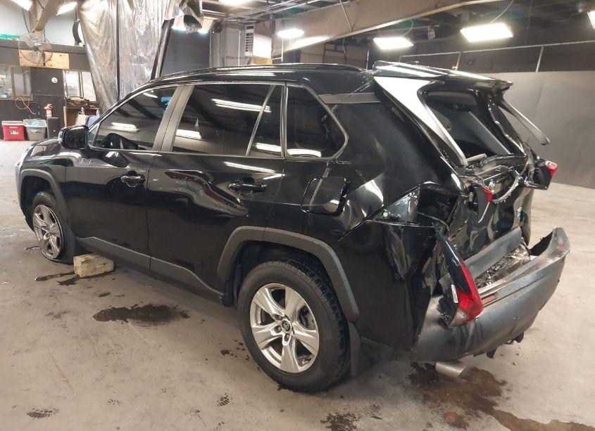 Photo 3 of 2020 Toyota Rav4 XLE (VIN 2T3P1RFV4LW131872)