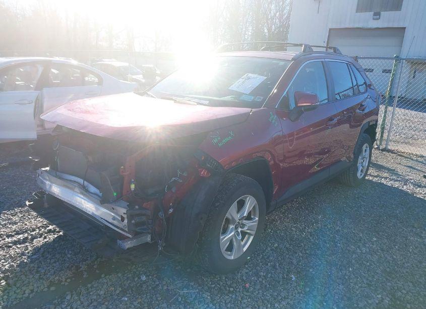 Photo 2 of 2020 Toyota Rav4 XLE (VIN 2T3P1RFV4LW135484)