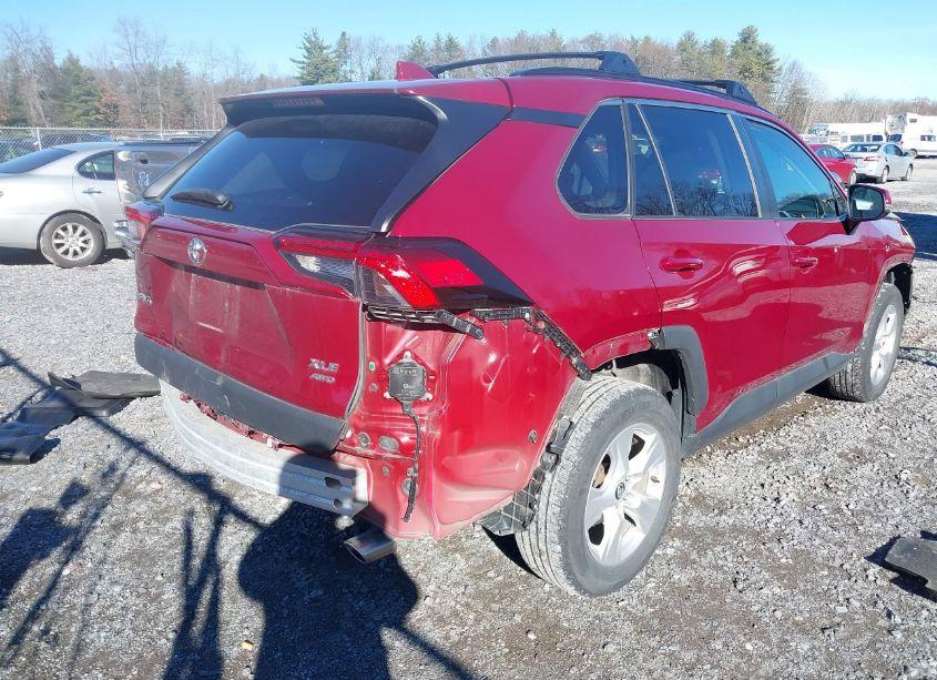 Photo 4 of 2020 Toyota Rav4 XLE (VIN 2T3P1RFV4LW135484)