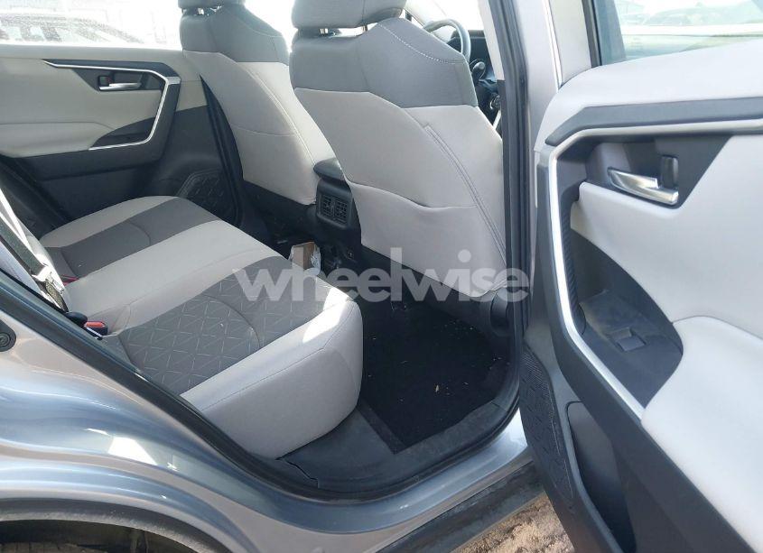 Photo 8 of 2021 Toyota Rav4 XLE (VIN 2T3P1RFV4MC160114)