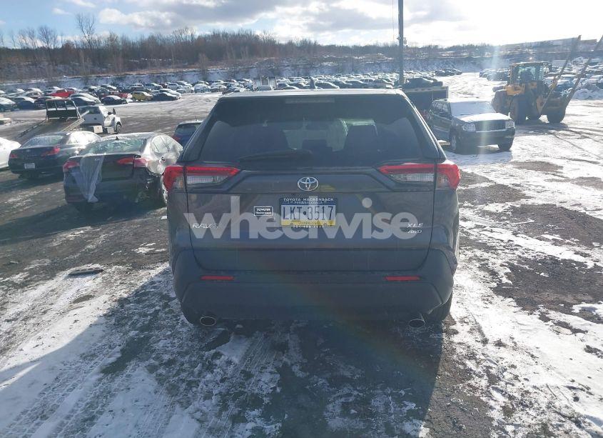 Photo 16 of 2021 Toyota Rav4 XLE (VIN 2T3P1RFV4MC180069)