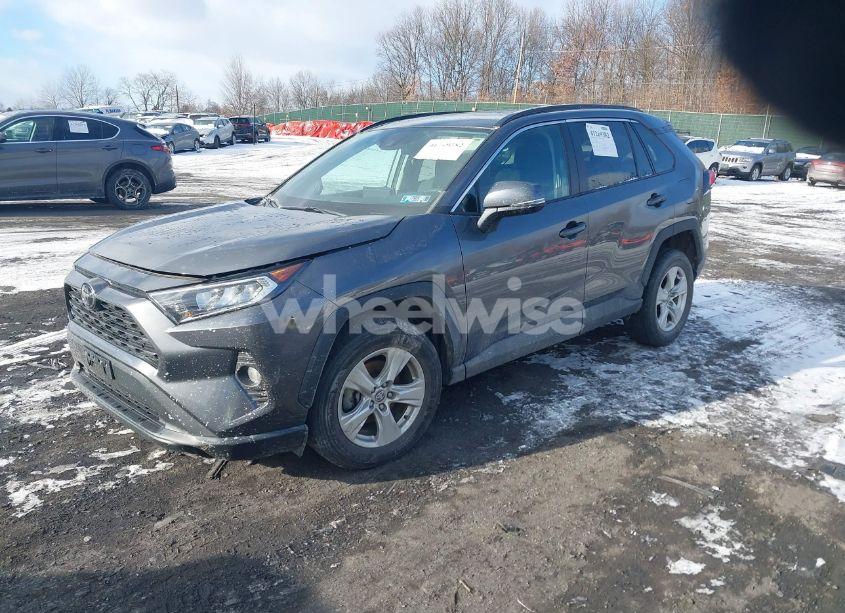 Photo 2 of 2021 Toyota Rav4 XLE (VIN 2T3P1RFV4MC180069)