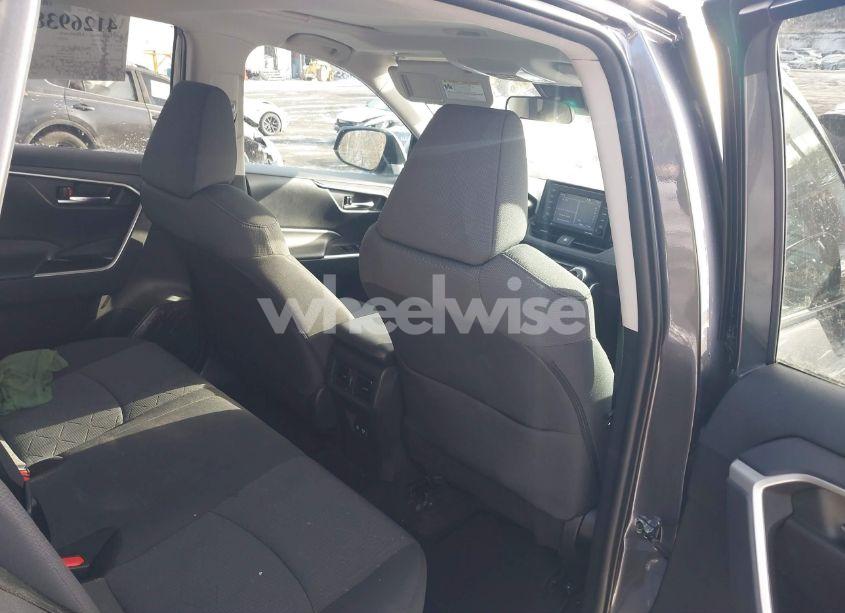 Photo 8 of 2021 Toyota Rav4 XLE (VIN 2T3P1RFV4MC180069)