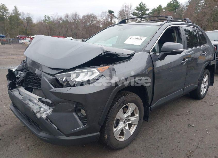 Photo 2 of 2021 Toyota Rav4 XLE (VIN 2T3P1RFV4MC189404)