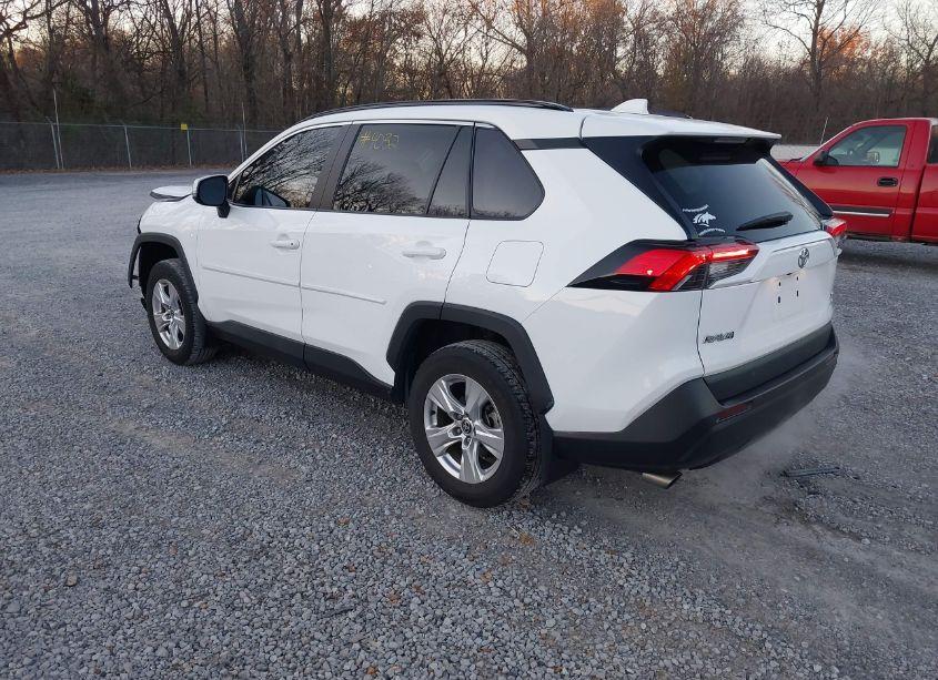 Photo 3 of 2021 Toyota Rav4 XLE (VIN 2T3P1RFV4MC243199)