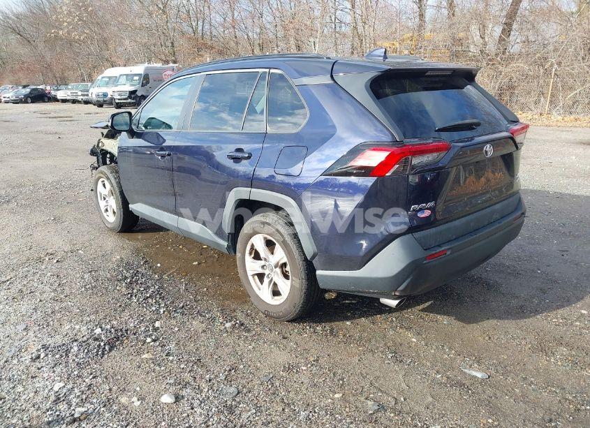 Photo 3 of 2021 Toyota Rav4 XLE (VIN 2T3P1RFV4MW144137)