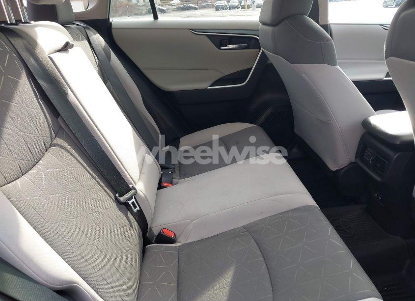 Photo 8 of 2021 Toyota Rav4 XLE (VIN 2T3P1RFV4MW144137)