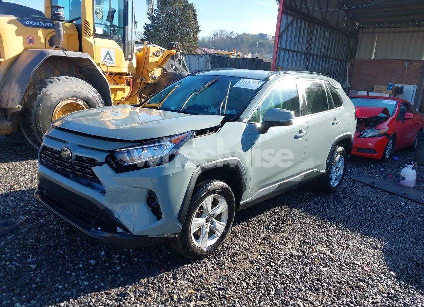 Photo 2 of 2021 Toyota Rav4 XLE (VIN 2T3P1RFV4MW180460)