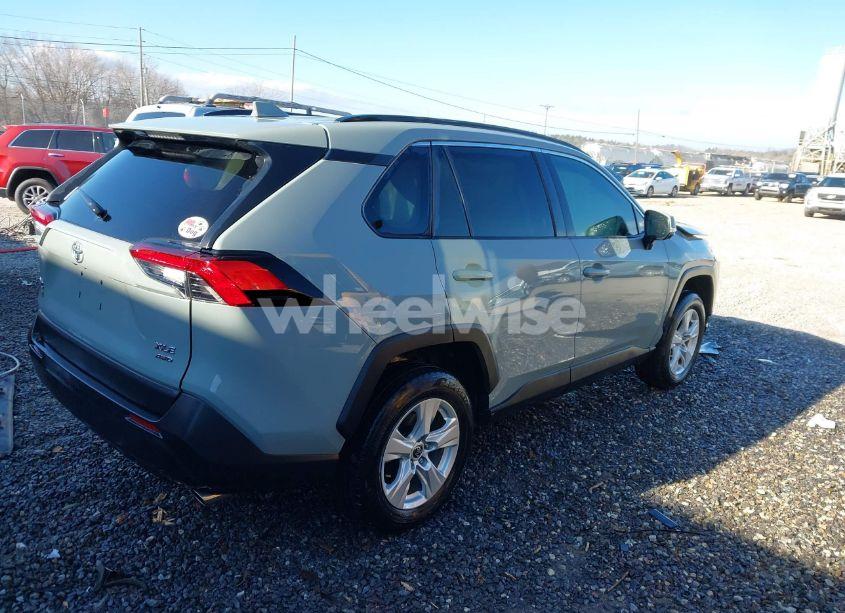 Photo 4 of 2021 Toyota Rav4 XLE (VIN 2T3P1RFV4MW180460)