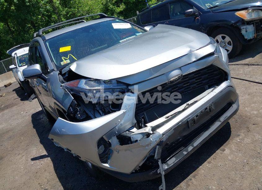 2021 Toyota Rav4 XLE (VIN 2T3P1RFV4MW184041) main photo