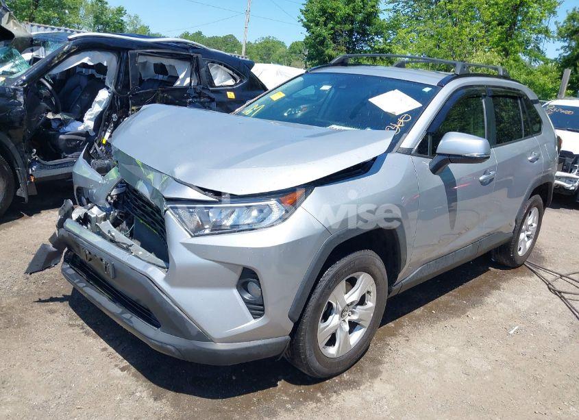 Photo 2 of 2021 Toyota Rav4 XLE (VIN 2T3P1RFV4MW184041)
