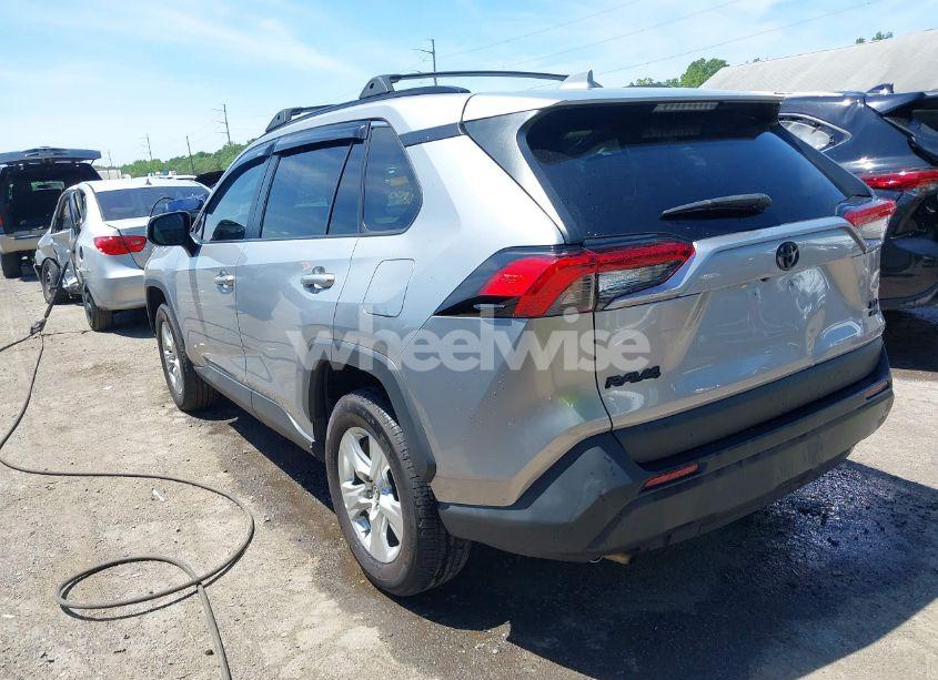 Photo 3 of 2021 Toyota Rav4 XLE (VIN 2T3P1RFV4MW184041)
