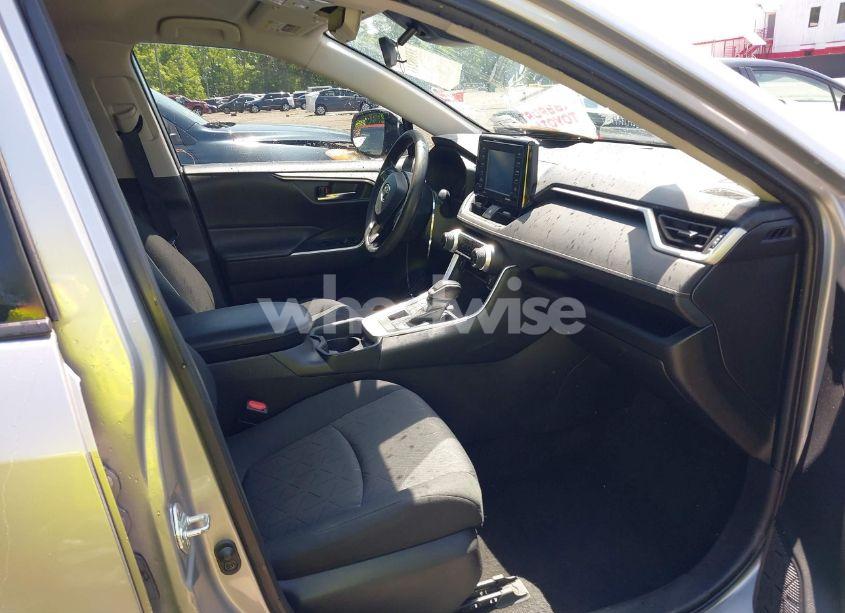 Photo 5 of 2021 Toyota Rav4 XLE (VIN 2T3P1RFV4MW184041)