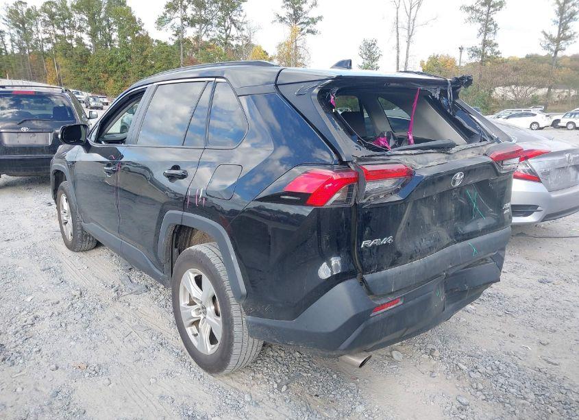 Photo 3 of 2021 Toyota Rav4 XLE (VIN 2T3P1RFV4MW186923)