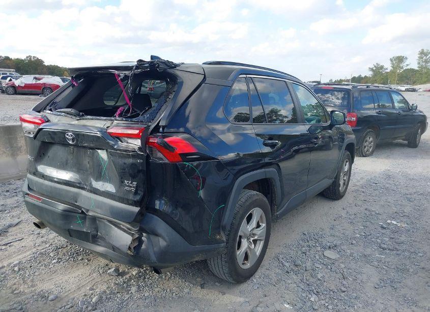 Photo 4 of 2021 Toyota Rav4 XLE (VIN 2T3P1RFV4MW186923)