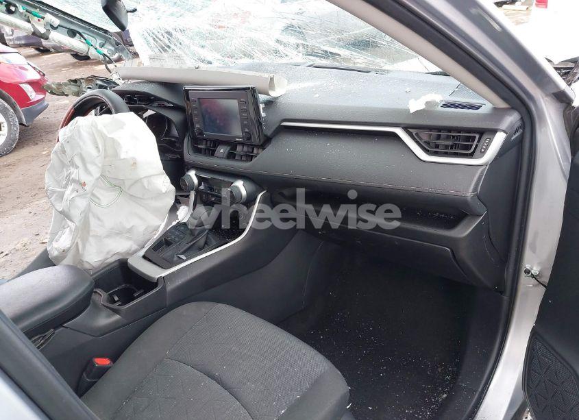 Photo 5 of 2022 Toyota Rav4 XLE (VIN 2T3P1RFV4NC286295)