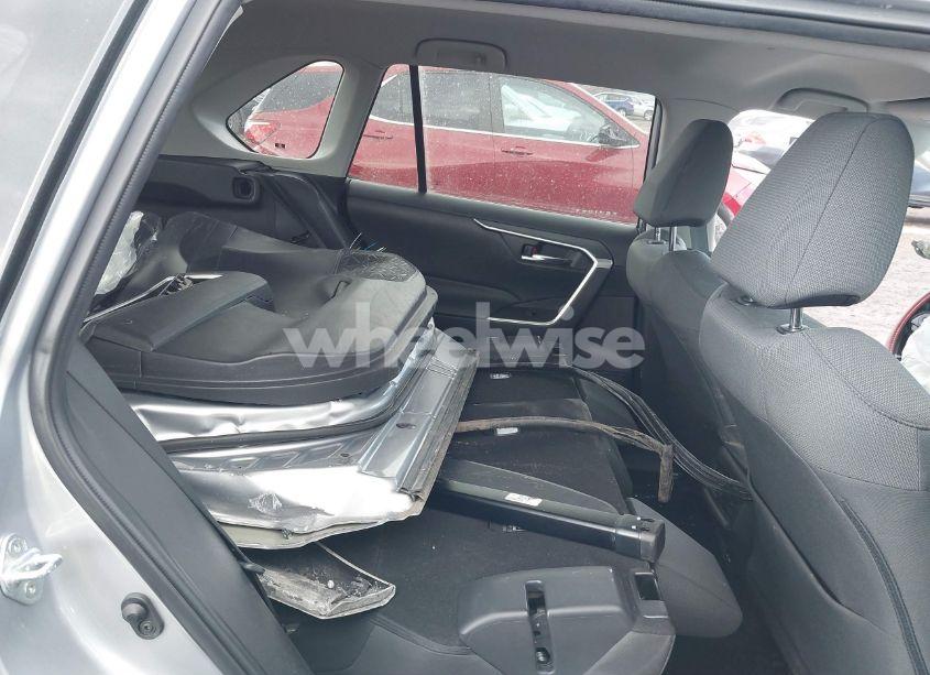 Photo 8 of 2022 Toyota Rav4 XLE (VIN 2T3P1RFV4NC286295)