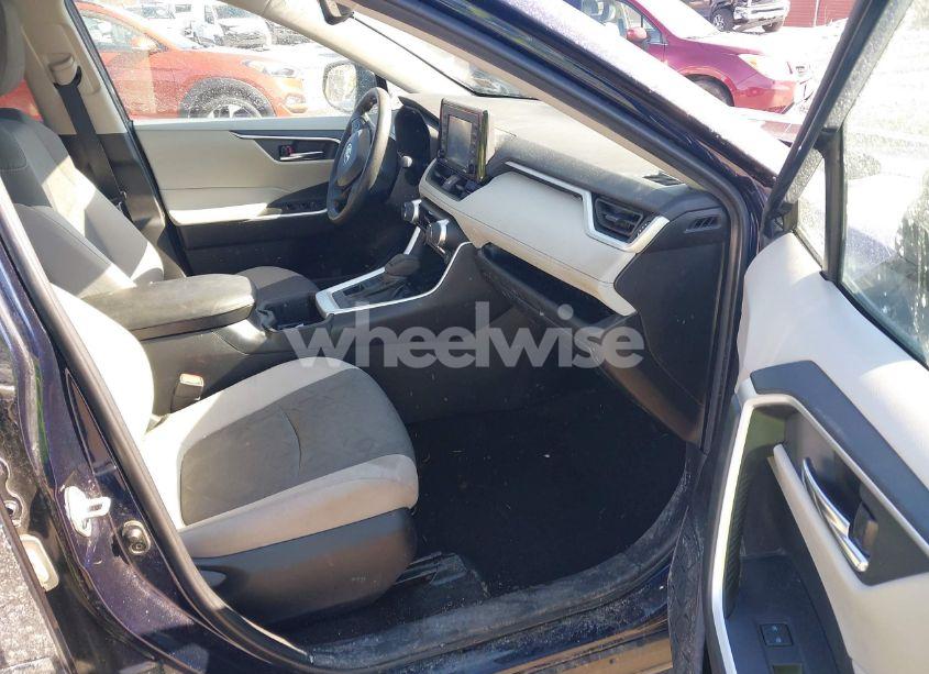 Photo 5 of 2022 Toyota Rav4 XLE (VIN 2T3P1RFV4NW260181)