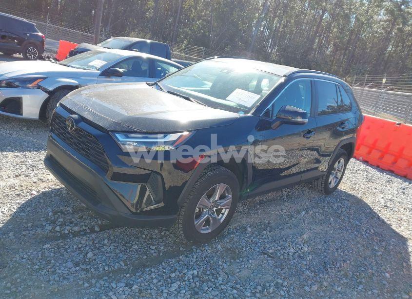 Photo 2 of 2022 Toyota Rav4 XLE (VIN 2T3P1RFV4NW298218)