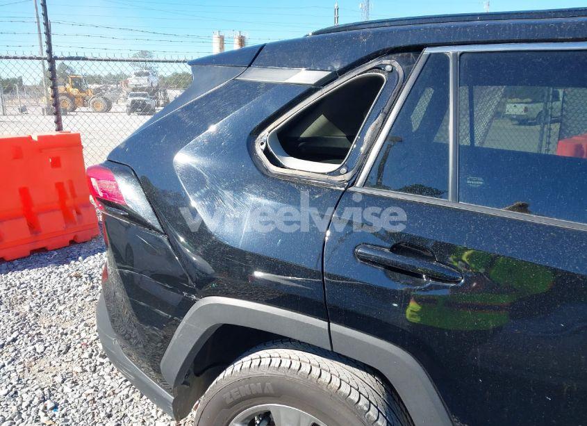 Photo 6 of 2022 Toyota Rav4 XLE (VIN 2T3P1RFV4NW298218)