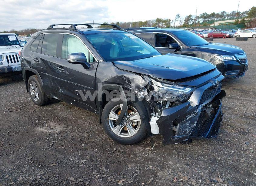 2024 Toyota Rav4 XLE (VIN 2T3P1RFV4RC456354) main photo
