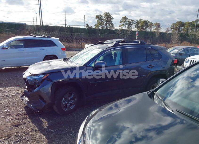 Photo 13 of 2024 Toyota Rav4 XLE (VIN 2T3P1RFV4RC456354)