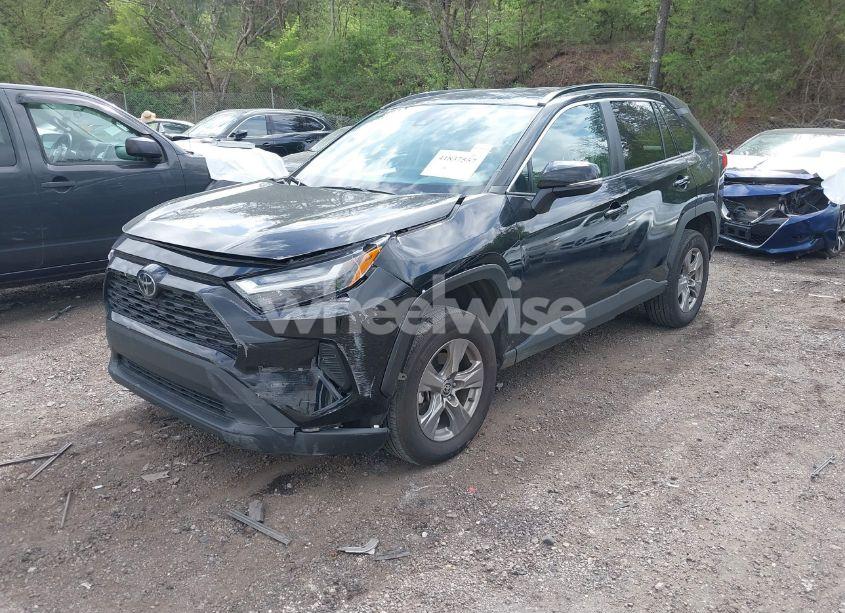 Photo 2 of 2024 Toyota Rav4 XLE (VIN 2T3P1RFV4RW427662)