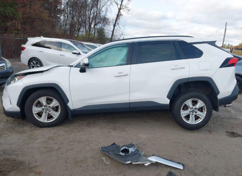 Photo 13 of 2019 Toyota Rav4 XLE (VIN 2T3P1RFV5KC040917)
