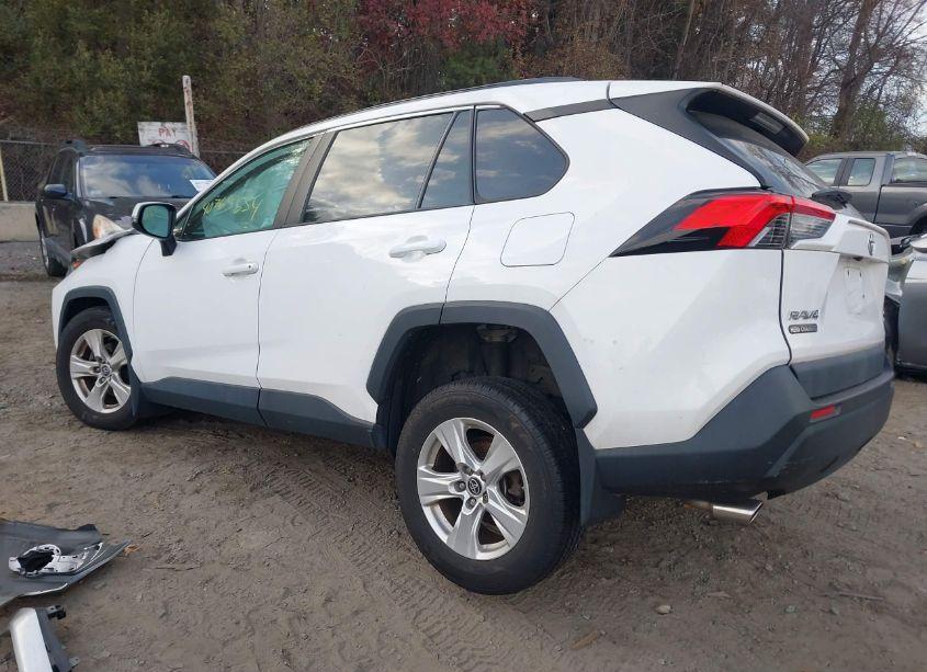 Photo 3 of 2019 Toyota Rav4 XLE (VIN 2T3P1RFV5KC040917)