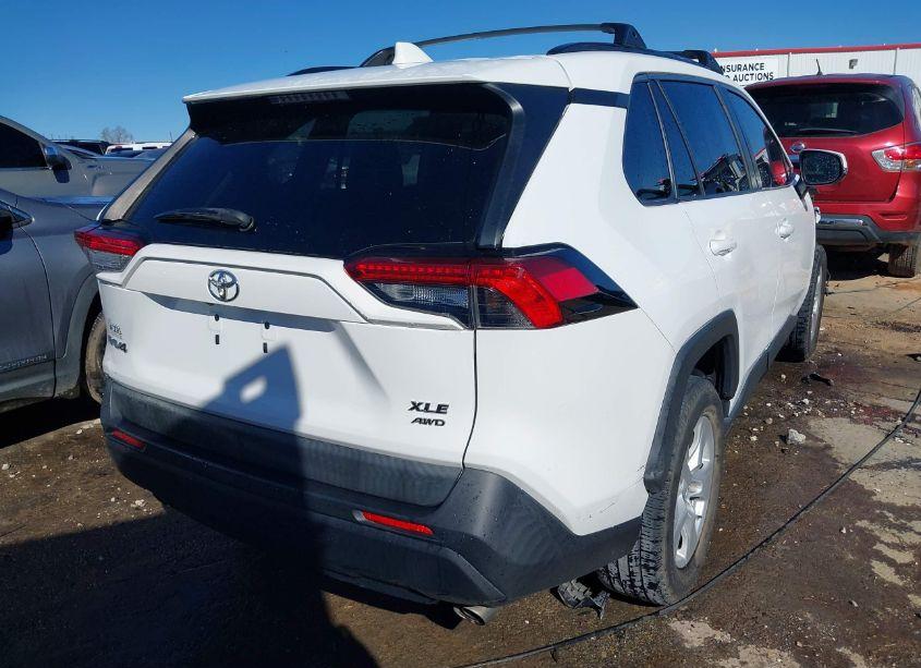 Photo 4 of 2019 Toyota Rav4 XLE (VIN 2T3P1RFV5KW024571)