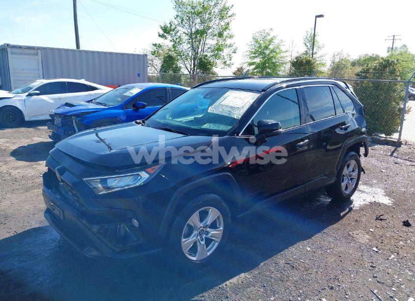 Photo 2 of 2019 Toyota Rav4 XLE (VIN 2T3P1RFV5KW039099)