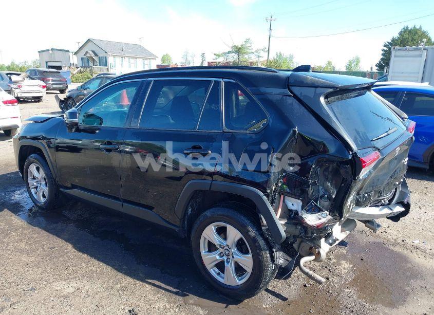 Photo 3 of 2019 Toyota Rav4 XLE (VIN 2T3P1RFV5KW039099)