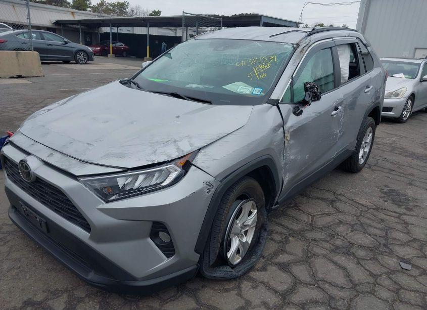 Photo 2 of 2021 Toyota Rav4 XLE (VIN 2T3P1RFV5MC184292)