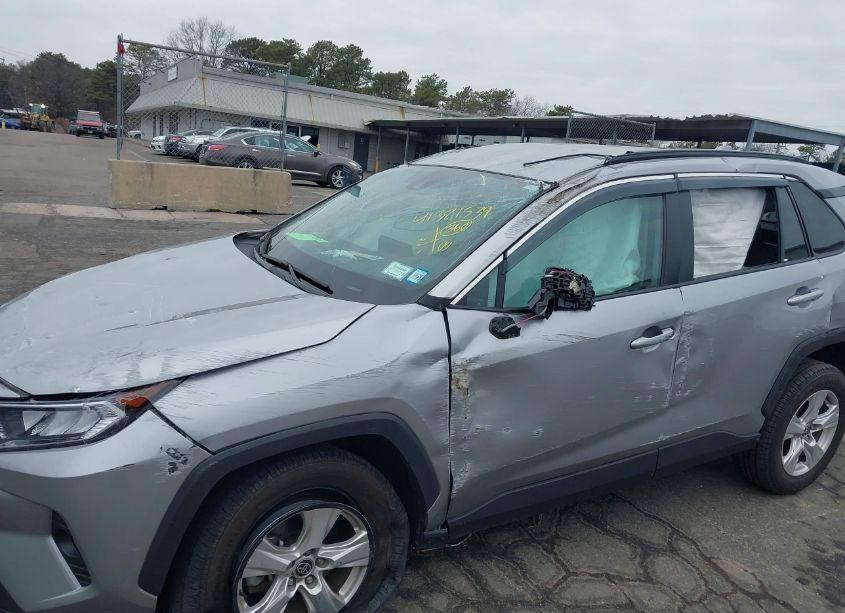 Photo 6 of 2021 Toyota Rav4 XLE (VIN 2T3P1RFV5MC184292)