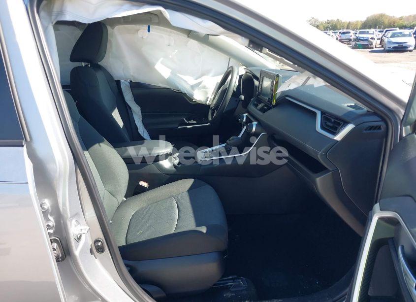 Photo 5 of 2021 Toyota Rav4 XLE (VIN 2T3P1RFV5MC200815)