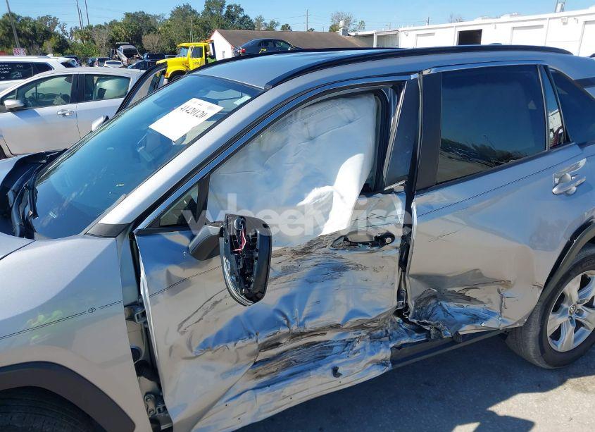 Photo 6 of 2021 Toyota Rav4 XLE (VIN 2T3P1RFV5MC200815)