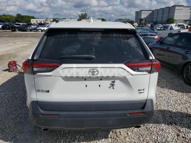 Photo 12 of 2021 TOYOTA RAV4 XLE (VIN 2T3P1RFV5MW162159)