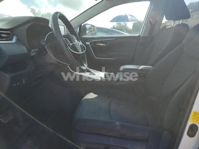 Photo 2 of 2021 TOYOTA RAV4 XLE (VIN 2T3P1RFV5MW162159)