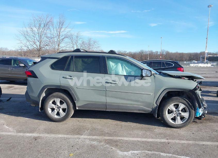Photo 13 of 2021 Toyota Rav4 XLE (VIN 2T3P1RFV5MW173548)