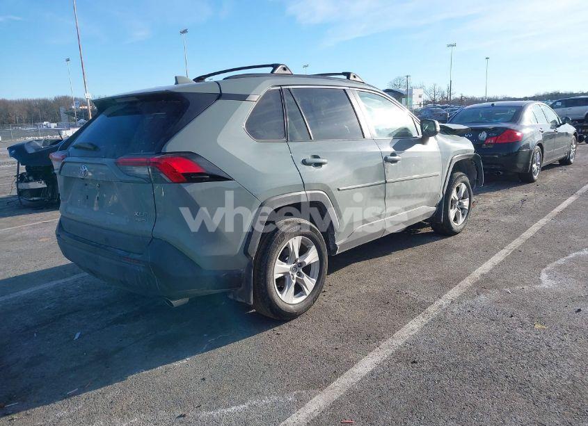 Photo 4 of 2021 Toyota Rav4 XLE (VIN 2T3P1RFV5MW173548)