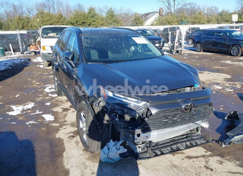 2022 Toyota Rav4 XLE (VIN 2T3P1RFV5NC283793) main photo