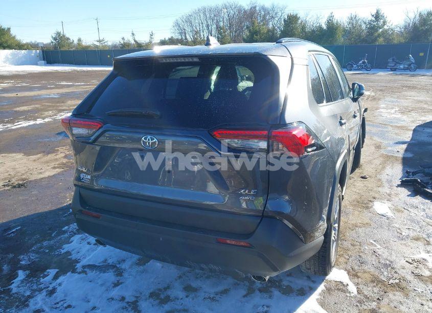 Photo 4 of 2022 Toyota Rav4 XLE (VIN 2T3P1RFV5NC283793)