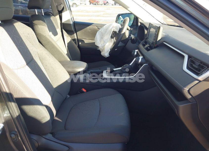 Photo 5 of 2022 Toyota Rav4 XLE (VIN 2T3P1RFV5NC283793)
