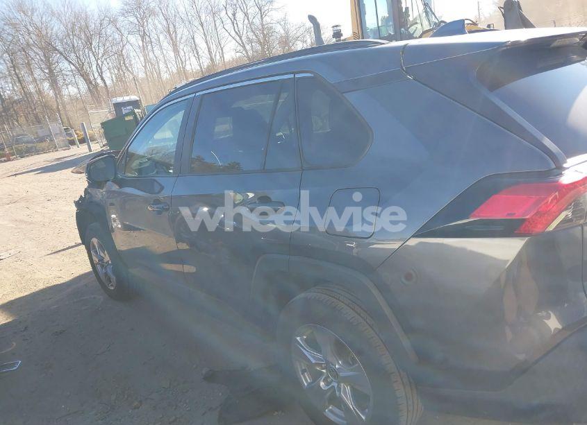 Photo 14 of 2022 Toyota Rav4 XLE (VIN 2T3P1RFV5NC300768)