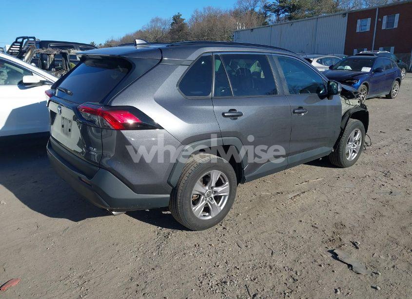 Photo 4 of 2022 Toyota Rav4 XLE (VIN 2T3P1RFV5NC300768)