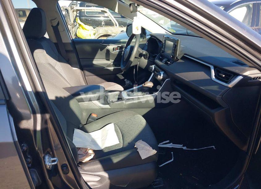 Photo 5 of 2022 Toyota Rav4 XLE (VIN 2T3P1RFV5NC300768)