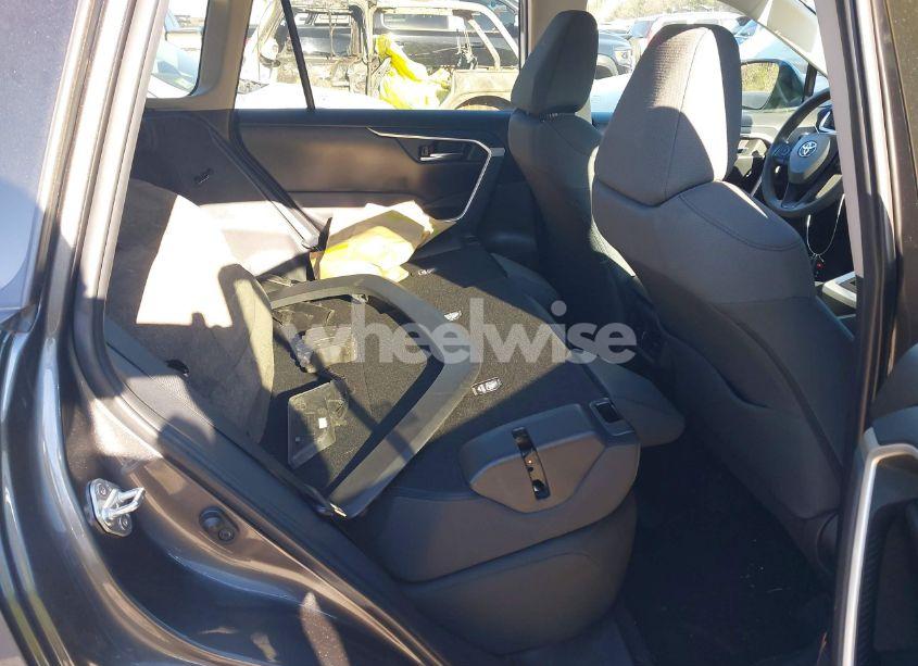 Photo 8 of 2022 Toyota Rav4 XLE (VIN 2T3P1RFV5NC300768)