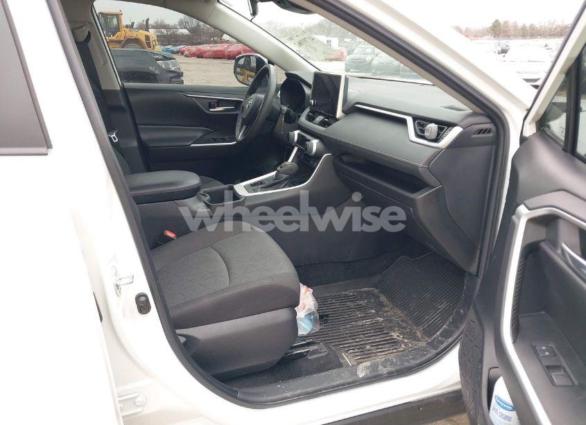 Photo 5 of 2023 Toyota Rav4 XLE (VIN 2T3P1RFV5PW350751)