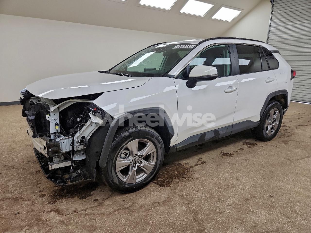 2025 TOYOTA RAV4 XLE (VIN 2T3P1RFV5SC531732) main photo