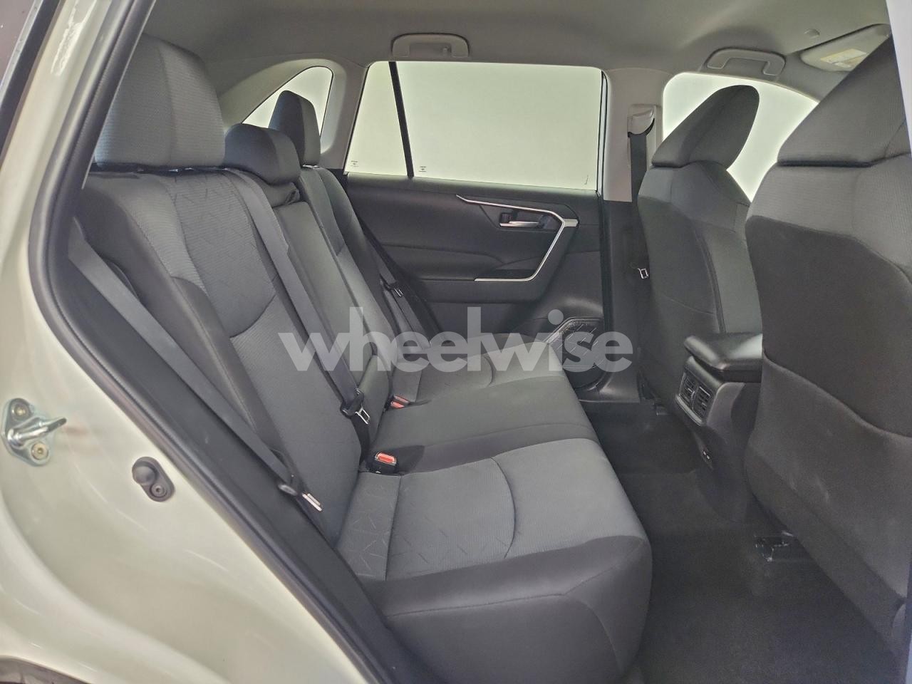 Photo 11 of 2025 TOYOTA RAV4 XLE (VIN 2T3P1RFV5SC531732)